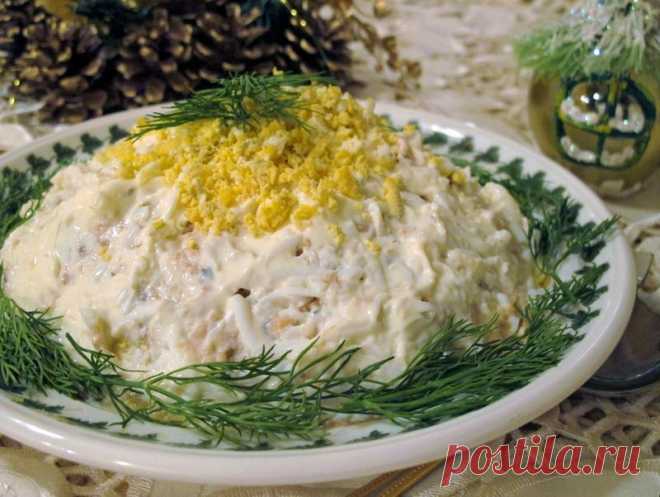 Салат "Мимоза с грушей" 

Салат получается очень нежным и изысканным.