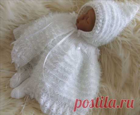 Baby Knitting Pattern - Girls or Reborn Dolls Download PDF Knitting Pattern - Christening - Blessing Set - Winter Cape Knitting Pattern PDF DOWNLOAD KNITTING PATTERN  PLEASE NOTE: This is a set of instructions, not the physical object.   This sale is for the English PDF knitting pattern to create my outfit Gabriella © (Precious Newborn Knits Ref: JH10) Gabriella Baby Knitting Pattern. Design is based on a vintage pattern which has been re-worked and brought up to date usin...