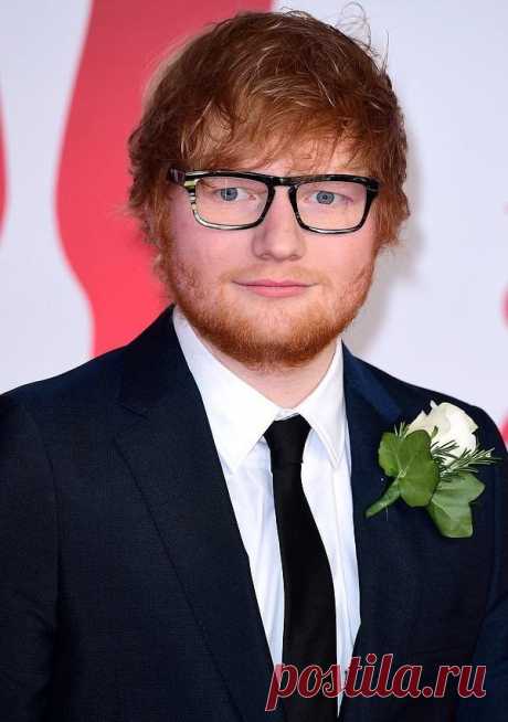 Brit Awards 2018: самые яркие наряды звезд посетивших премию