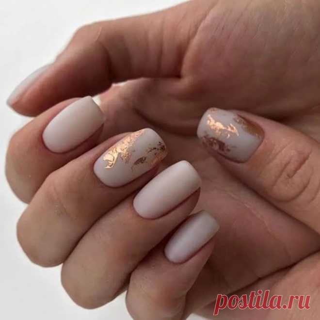 Светлый маникюр с золотом, маникюр минимализм - купить в Киеве | Tufishop.com.ua