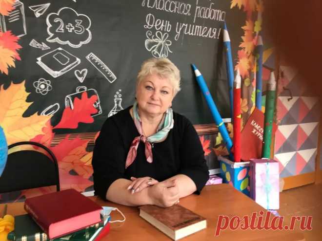 «Ничего личного, передали свыше. С какого «выше»?» Директора школы в иркутском Усть-Куте с 30-летним стажем уволили за поддержку кандидата от «Яблока», с которым она вместе работала в образовании еще в 90-х