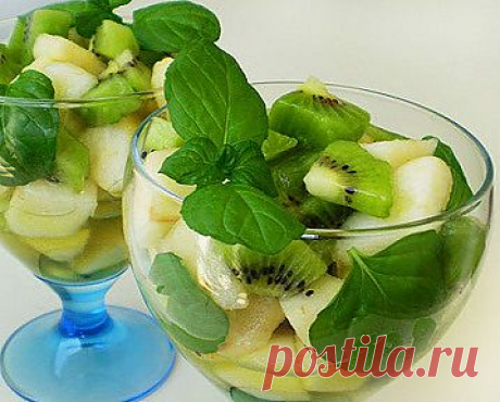 Салат с киви и грушами.