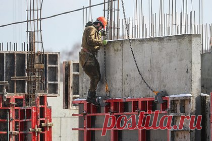 Россиянам раскрыли особенности строительства устойчивых к землетрясениям домов. Строительство устойчивых к землетрясениям домов должно осуществляться на основании федерального закона и соответствующих правил. Об этом россиянам рассказал эксперт в области разработки проектной и технической документации Дмитрий Мамин. Он рекомендовал выбирать для проживания сейсмически безопасный район.