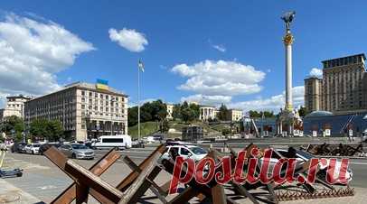 «Экстремальное проявление нетерпимости»: Россия назвала драконовскими ограничения свободы СМИ со стороны Киева. Безусловным лидером по введению драконовских ограничений в отношении СМИ и журналистов стал режим Владимира Зеленского, готовый пойти на самые изощрённые преступления для искоренения любой критики и инакомыслия, заявил первый заместитель постпреда России при ООН Дмитрий Полянский. Он отметил, что на Украине запрещены все оппозиционные СМИ, закрыт доступ к тысячам интернет-ресурсов.…