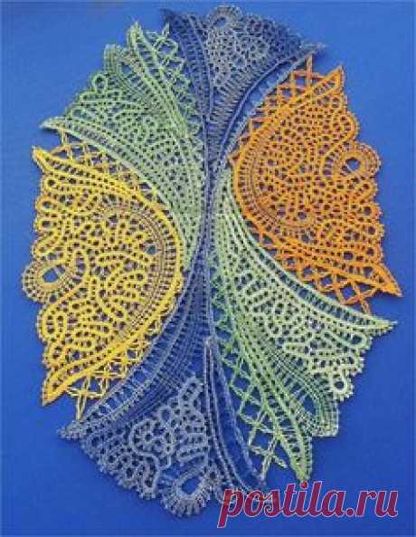 Doily Romanian Point Lace Style ECRU (Beige) Floral Pattern 15&quot; x 6&quot;