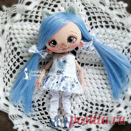 Сладошка ищет дом.✔Дом нашла✔
🍭ростик 18см
🍭Умеет сидеть,не стоит
🍭Одежда вся съёмная
🍭Оплата на карту Сбера
#сладошки_от_ириски 
#кукларучнойработы 
#авторскаякукла