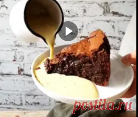 Шоколадный брауни пирог🍪

Супер простой и очень вкусный рецепт 🤪
для формы 18 см:
240 г шоколада
70 г сливочного масла
130 г коричневого сахара
120 г миндальной муки
75 г муки
6 яиц