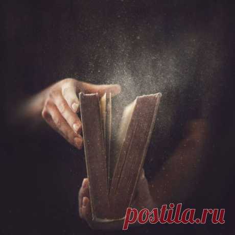 ЕЩЕ НЕ ЗАБЫТОЕ СТАРОЕ: В ЗАЩИТУ БУМАЖНЫХ КНИГ