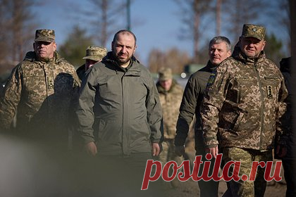 Украинское командование призвали не пить для «победы над совком». Депутат Верховной Рады Украины от фракции «Слуга народа» Марьяна Безуглая призвала запретить пить украинскому командованию для «победы над совком». По ее словам, речь идет не просто о формальном запрете, а изменении отношения, в том числе с помощью личного примера от высшего руководства.
