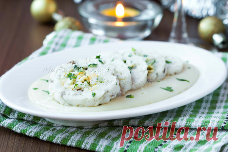 ТЯПАНОЕ ТЕЛЬНОЕ С ЯЙЦОМ И ЛУКОМ ПОД СОУСОМ БЕШАМЕЛЬ.