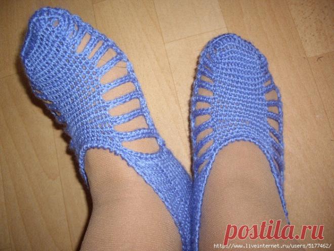 вязание подследников крючком. тапочки следочки наталья ефимовская. тапочки — следки «кукурузка». надин тапочки-следки. вязание подследников крючком.