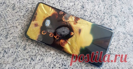 Samsung Galaxy S10 5G загорелся после падения Помните, чем «отличился» смартфон Galaxy Note 7? Да, все правильно, эти телефоны имели склонность взрываться и загораться без видимой на то причины. Причина нашлась позже, когда было проведено расследование, и заключалась в некачественной сборке аккумулятора устройства. Производитель пытался решить эту проблему, но все тщетно – смартфоны продолжали гореть с нарастающей частой. Чтобы не растерять весь …