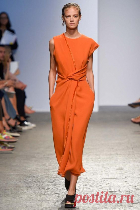 Sportmax Spring 2015 Ready-to-Wear Fashion Show