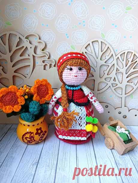 PDF Алеся крючком. FREE crochet pattern; Аmigurumi toy patterns. Амигуруми схемы и описания на русском. Вязаные игрушки и поделки своими руками #amimore - маленькая кукла в белорусском национальном костюме, куколка девочки из обычной пряжи.