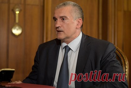 Аксенов назвал сроки запуска паромного сообщения через Керчь. Паромное сообщение через Керчь в Крыму будет запущено сегодня, заявил глава республики Сергей Аксенов. По его словам, 8 октября откроется пассажирское паромное сообщение. Врио министра транспорта Крыма Николай Лукашенко добавил, что в данный момент ведется работа по открытию переправы в порт «Кавказ».