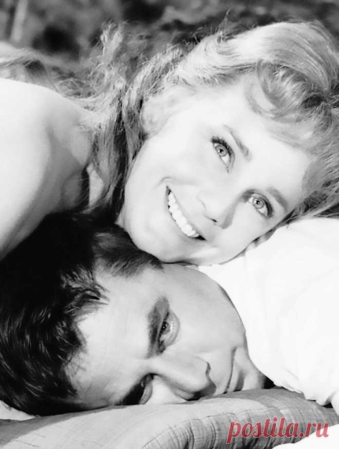 Maria Schell and Glenn Ford in 'Cimarron' (1960).