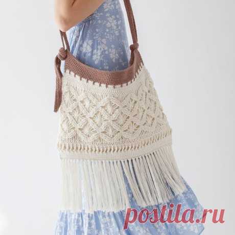 Hands up who's making beautiful bags this summer? 🙋‍♀️ How could we not, when the stitching is as pretty as this?!!

Stitched in Patons Hempster, this macramé-style bag is one for the intermediate crocheters. It's adorned with an intricately worked outer layer then finished with a contrasting strap and carefree fringe. Swipe for cute outfit ideas!

If you didn't know already, Patons Hempster is perfect for summer stitching. We love it because it's long lasting, lightweigh...