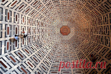 Пол флорентийского собора Санта–Мария–дель–Фьоре