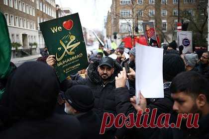 Захарова попросила Финляндию оценить реакцию Швеции на сожжение Корана. Хельсинки следует дать оценку реакции Стокгольма на акцию сожжения Корана, отреагировала официальный представитель российского МИД Мария Захарова на заявление главы финского МИД Пекки Хаависто. Ранее он допустил связь России с теми, кто провел акцию и сжег священную для мусульман книгу.