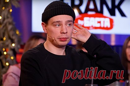 Популярный российский комик раскрыл свой заработок. Популярный стендап-комик Сергей Орлов раскрыл свой заработок. По словам юмориста, его концерт купили 47 тысяч человек. «Это 14 миллионов [рублей]», — отметил рэпер Василий Вакуленко, выступающий под псевдонимом Баста. При этом комик добавил, что он должен будет покрыть из этих денег комиссию и другие расходы.