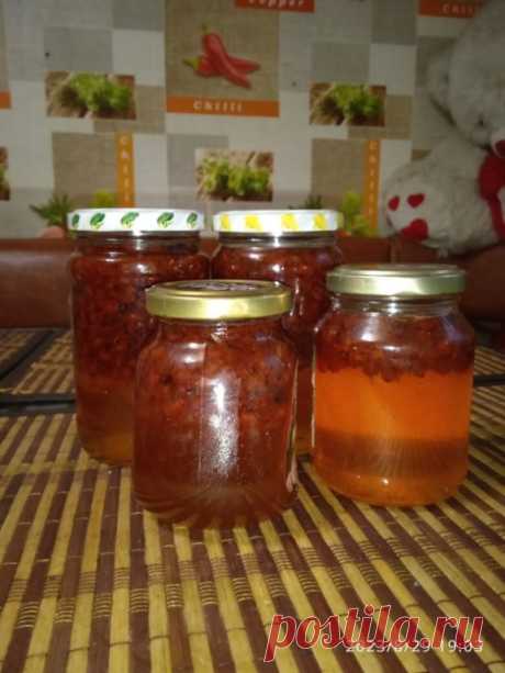 ВАРЕНЬЕ ИЗ ОБЛЕПИХИ НА ЗИМУ

Очень вкусное, простое, полезное, с солнечным настроением! Варенье из облепихи на зиму будет радовать вас всю зиму и дарить отличное настроение в самые пасмурные дни. Оно невероятно ароматное, яркое, вкусное! Подходит для подачи к чаю, для добавления в любую сладкую выпечку, крем, идеально с мороженым.

500 гр - облепиха
500 гр - сахар 
100 мл - вода

Как сварить варенье из облепихи на зиму? Подготовьте продукты. Облепиху по возможности берите ...