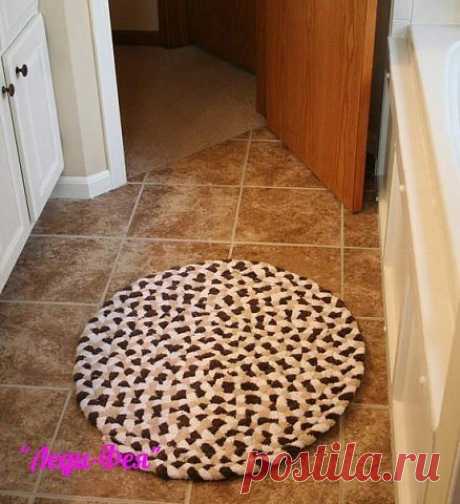 Коврик из старых полотенец с интересным узором — DIYIdeas