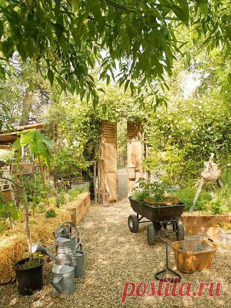 Garden Corner near Gate | Amazing Pictures - Amazing Pictures, Images, Photography from Travels All Aronud the World