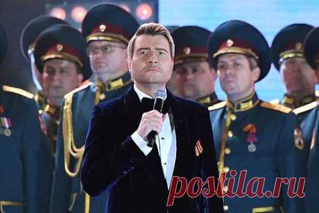 Басков рассказал о переставших с ним общаться после начала СВО звездах. Певец Николай Басков рассказал, что его не волнуют представители шоу-бизнеса, которые прекратили с ним общение после начала специальной военной операции (СВО). Артист отметил, что на данный момент все окружающие его люди придерживаются такой же позиции, как и он. «Мы друг друга уважаем и любим», — добавил певец.