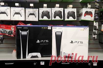 В России цены на Xbox и PlayStation снизились до минимума. Стоимость игровых приставок от Microsoft и Sony России впервые стала ниже, чем она была на старте продаж в 2020 году пишут «Известия». Так, изначально консоль Xbox Series X стоила 45,5 тысячи рублей, пик подорожания пришелся на январь 2022 года (до 60 тысяч рублей), сейчас ее можно найти за 40 тысяч.