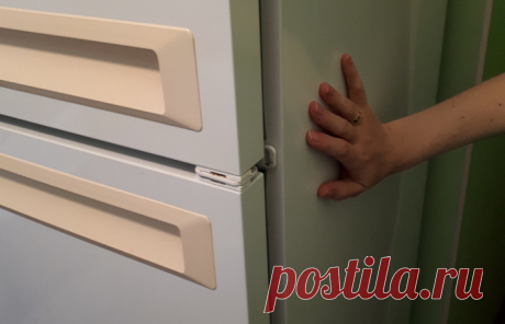 Из-за чего холодильник начал греться по бокам, и что делать в таком случае Рано или поздно, но подобное случается почти с каждым холодильником. Бока агрегата начинают по какой-то непонятной причине интенсивно греться. Совершенно очевидно, что подобное положение дел чрезвычайно далеко от нормы. Соответственно, нужно понять и разобраться в том, почему такое вообще происходит и что потом с этим делать.