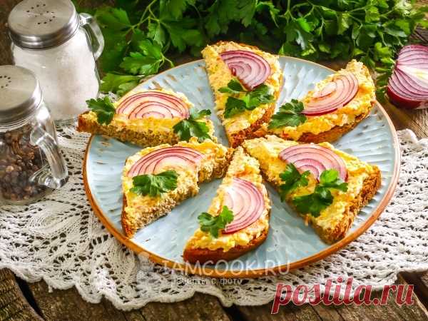 Бутерброды с крабовыми палочками и яйцом — рецепт с фото Яркие и сочные бутерброды с крабовыми палочками и яйцом понравятся всем. Закуску можно подать и на праздничный стол!