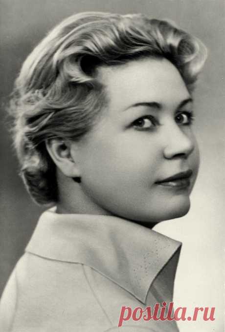 Инна Макарова, 28 июля, 1926
 • 25 марта 2020