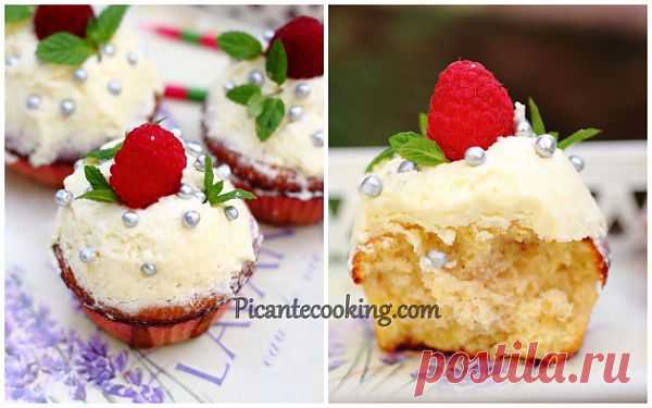 Picantecooking: Миндальные капкейки с ароматом розы.