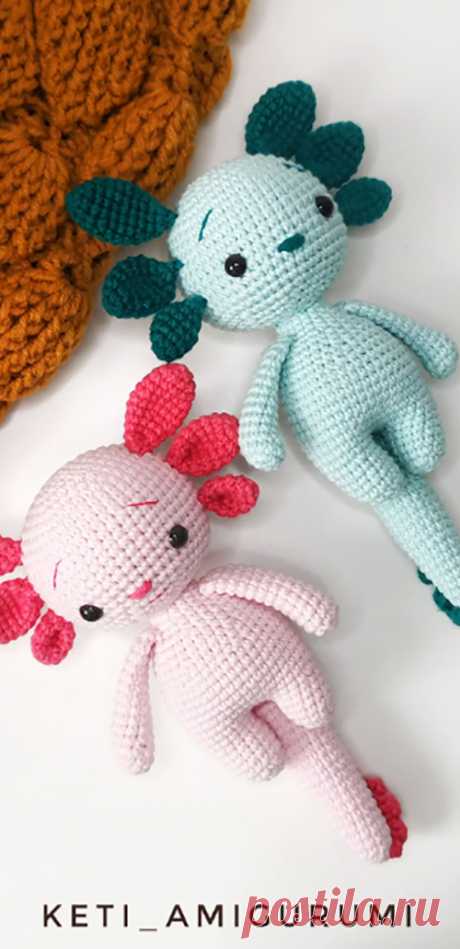 PDF Аксолотль крючком. FREE crochet pattern; Аmigurumi toy patterns. Амигуруми схемы и описания на русском. Вязаные игрушки и поделки своими руками #amimore - аксолотль из обычной пряжи, амфибия.