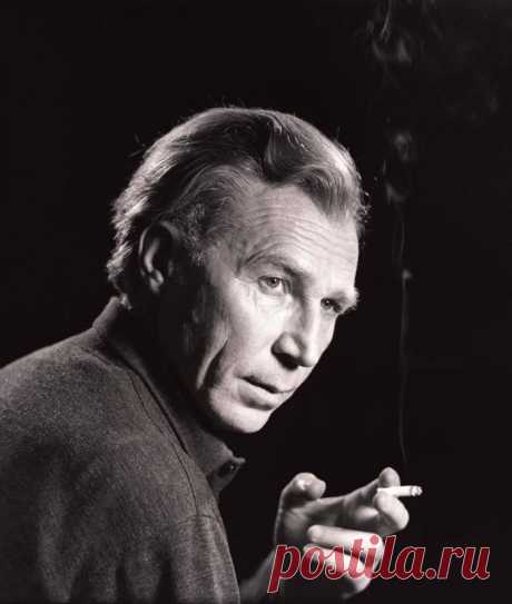 Иван Лапиков, 7 июля, 1922
 • 2 мая 1993