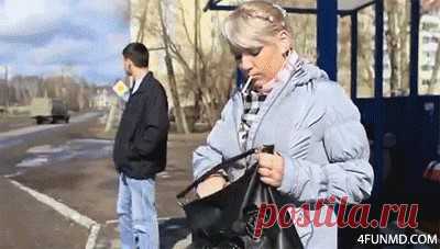 Ты куришь и пьешь алкоголь? Хочу увидеть, как ты будешь смотреть своему ребёнку в глаза, если он родится больным из-за того, что мама — хотела повыё@ваться. (Иван Охлобыстин)