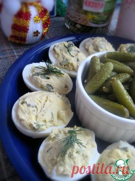 Яйца с сырно-огуречной начинкой – кулинарный рецепт