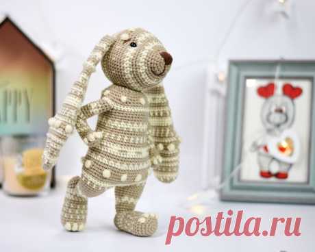 PDF Пасхальный Кролик крючком. FREE crochet pattern; Аmigurumi animal patterns. Амигуруми схемы и описания на русском. Вязаные игрушки и поделки своими руками #amimore - кролик к Пасхе, заяц, зайчик, зайчонок, зайка, крольчонок крючком.