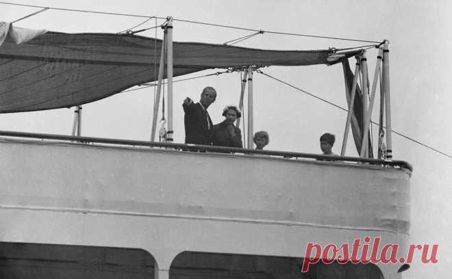 ФБР рассказало о попытке покушения на Елизавету II в США в 1983 году. 40 лет назад на Елизавету II во время ее первого визита в Калифорнию мог совершить покушение мужчина, дочь которого погибла во время конфликта в Северной Ирландии. ФБР знала о его намерениях, поездка прошла без происшествий