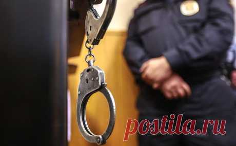 В Крыму приговорили пятерых за шпионаж в пользу СБУ. Все фигуранты являются украинскими гражданами. Самый большой срок для одно из них составил 16 лет, самый меньший для двух подсудимых — 11 лет. Их обвинили в передаче данных Киеву для корректировки ударов по российским военным