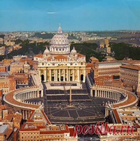 St Peter's Square in Vatican City, The Vatican  -   от пользователя jasmine8559 на Flickr  /  Источник: Lonely Planet  |  Pinterest • Всемирный каталог идей