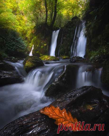 Pangeen Chasing waterfalls - Irish edition! .   Ireland (country) by Ｎｅｉｌ Ｔａｐｍａｎ
