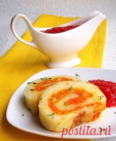 Картофельный рулет с морковью