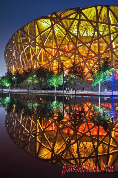 Стадион Птичье гнездо, Пекин, Китай.