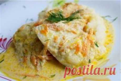 МИНТАЙ ПОД СМЕТАННО-ЧЕСНОЧНЫМ СОУСОМ — Фактор Вкуса