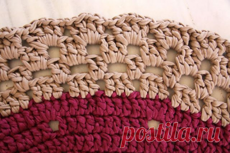Sweet&amp;Knit: Alfombra de Ganchillo XXL en beige y berenjena