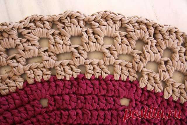 Sweet&Knit: Alfombra de Ganchillo XXL en beige y berenjena
