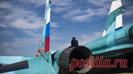 ВКС России и артиллерия уничтожили две пусковые установки украинского ЗРК С-300. Оперативно-тактическая авиация Вооружённых сил России и артиллерия уничтожили две пусковые установки и радиолокатор зенитного ракетного комплекса С-300 украинской армии. Читать далее