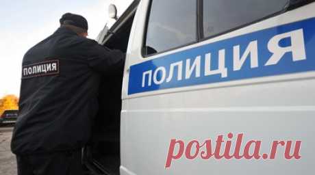 МВД: в Кемеровской области пьяный мужчина ранил в отделении полиции двух сотрудников. Неадекватный мужчина в Киселёвске в Кемеровской области ранил ножом двух правоохранителей в отделении полиции. Его нашли, возбуждено уголовное дело. Читать далее