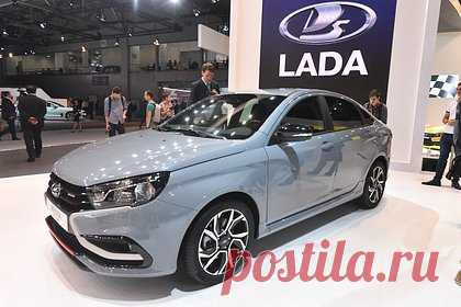 У московских дилеров закончились базовые Lada Vesta. В московских дилерских центрах больше не осталось машин Lada Vesta в базовой комплектации с восьмиклапанными двигателями мощностью 90 лошадиных сил. К настоящему времени выбор этой модели ограничен одним типом кузова, цвета и мотора. Покупателям доступен лишь универсал Lada Vesta SW с 1,6-литровым бензиновым мотором.